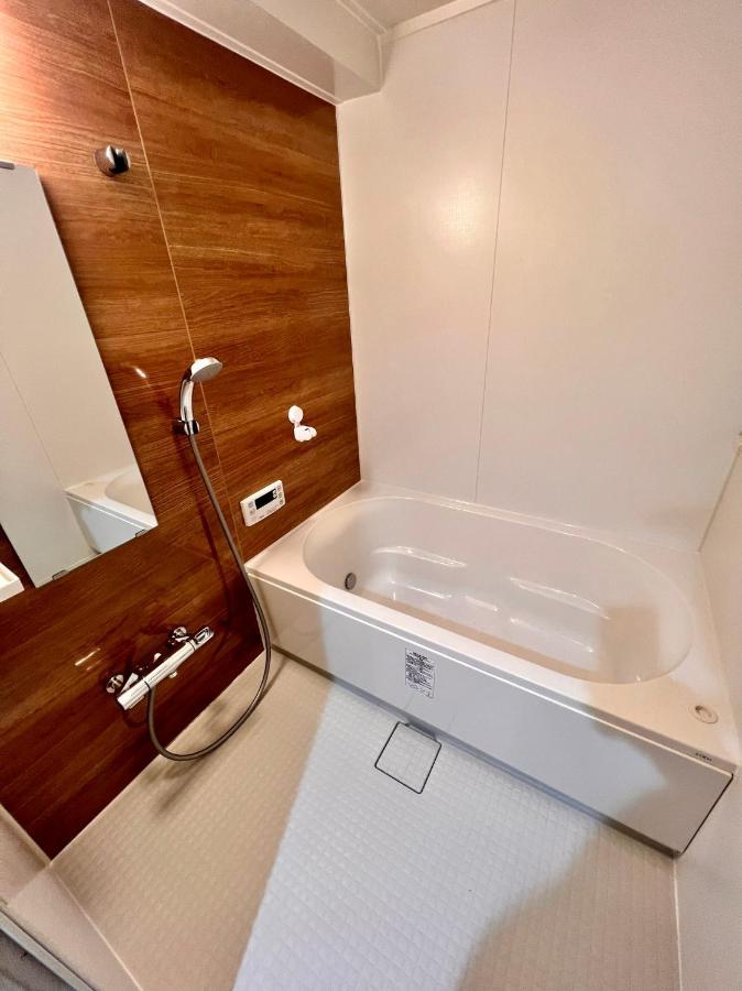 Asakusa Tatami Retreat: Convenient Metro Access Tokyo Exterior photo